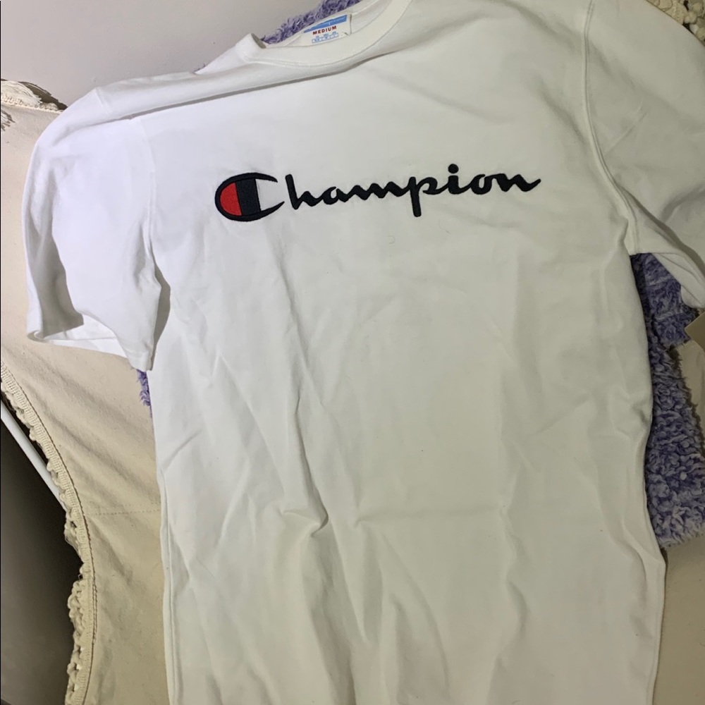 Chapmpion tee nwt size medium